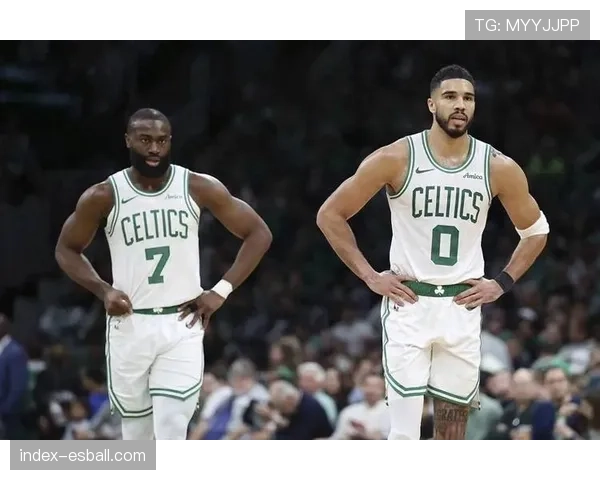 凯尔特人与骑士交锋：布朗迎战米切尔，泰森替补出场表现成关键